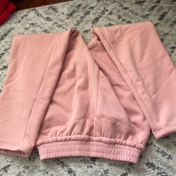 pink fluffy sweatpants - Picture 4 of 4